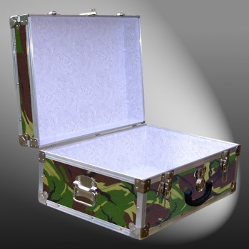 11-136 JCE JUNGLE CAMO 24 Storage Trunk Case with Alloy Trim